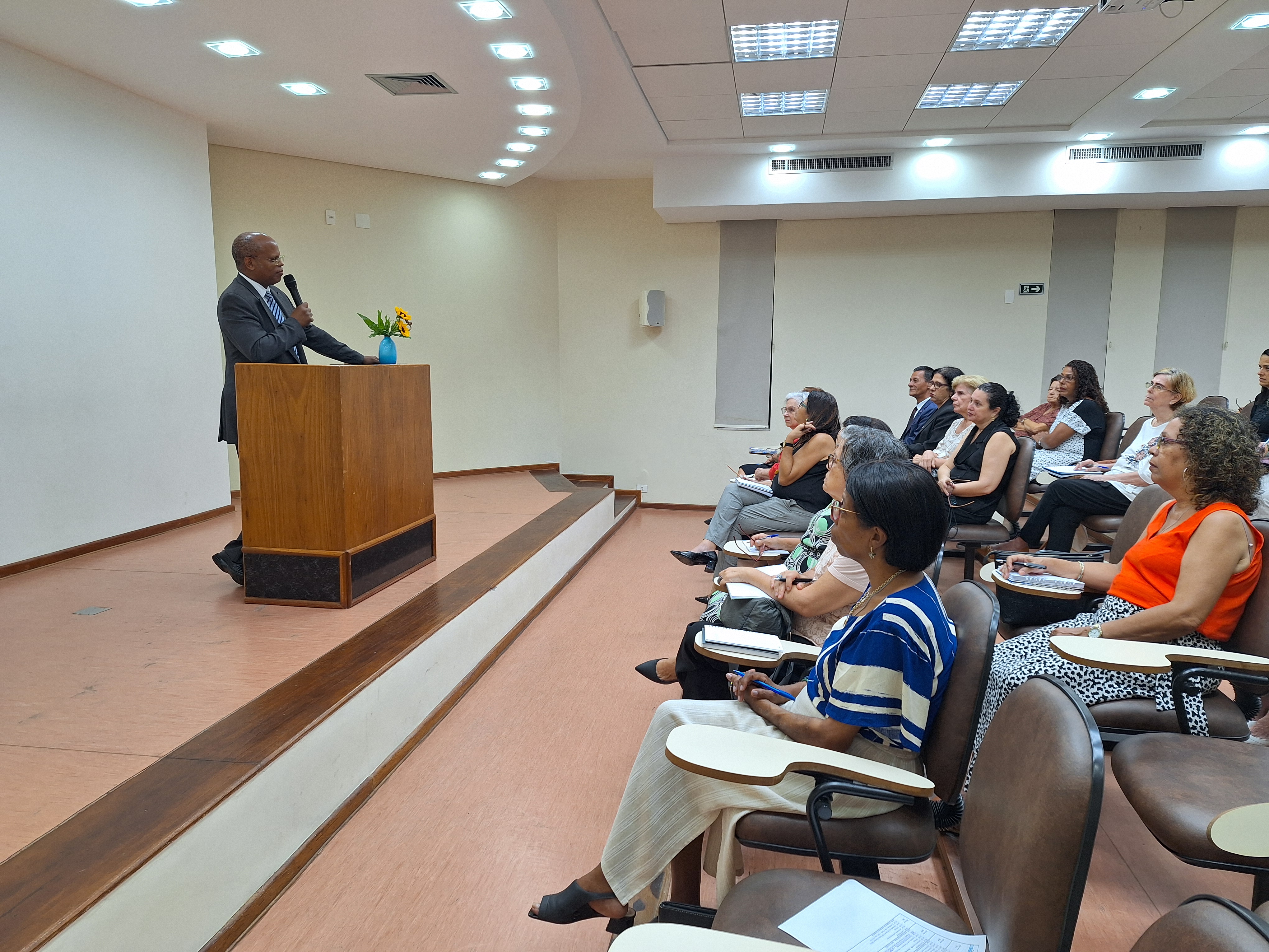 Diretoria da FMO visita Filial da instituio no Rio de Janeiro